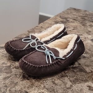 UGG Australia Dakota Slippers Size 6